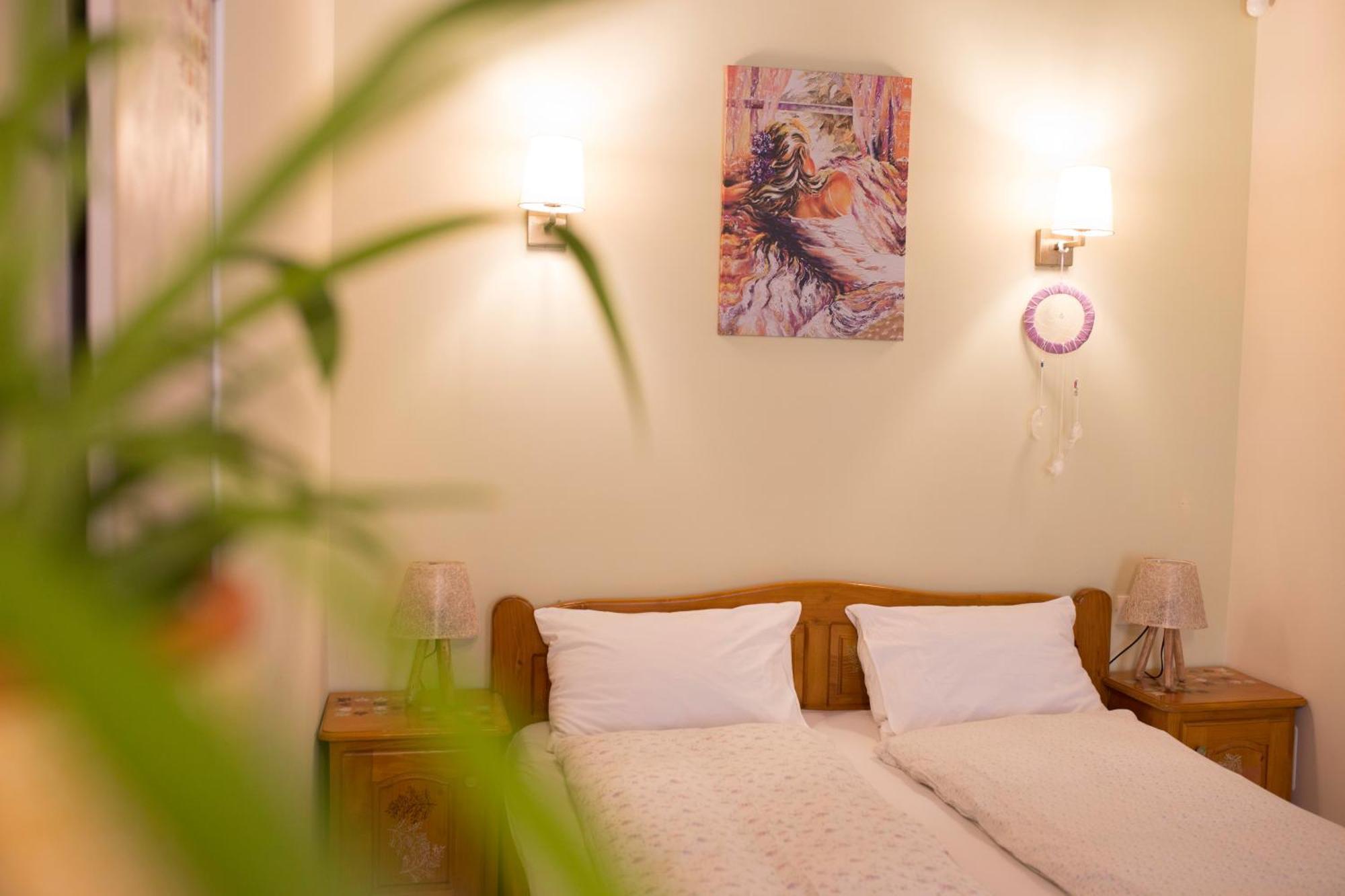 Seek And Hide - Little Julia's Hideaway Apartment